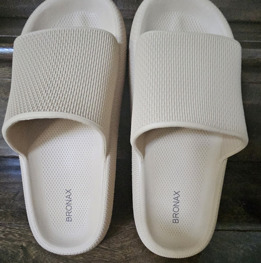 Bronax Pillow Slippers In Tan - Picture 2 of 7
